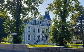 Appart Dans Petit Chateau En Centre Ville