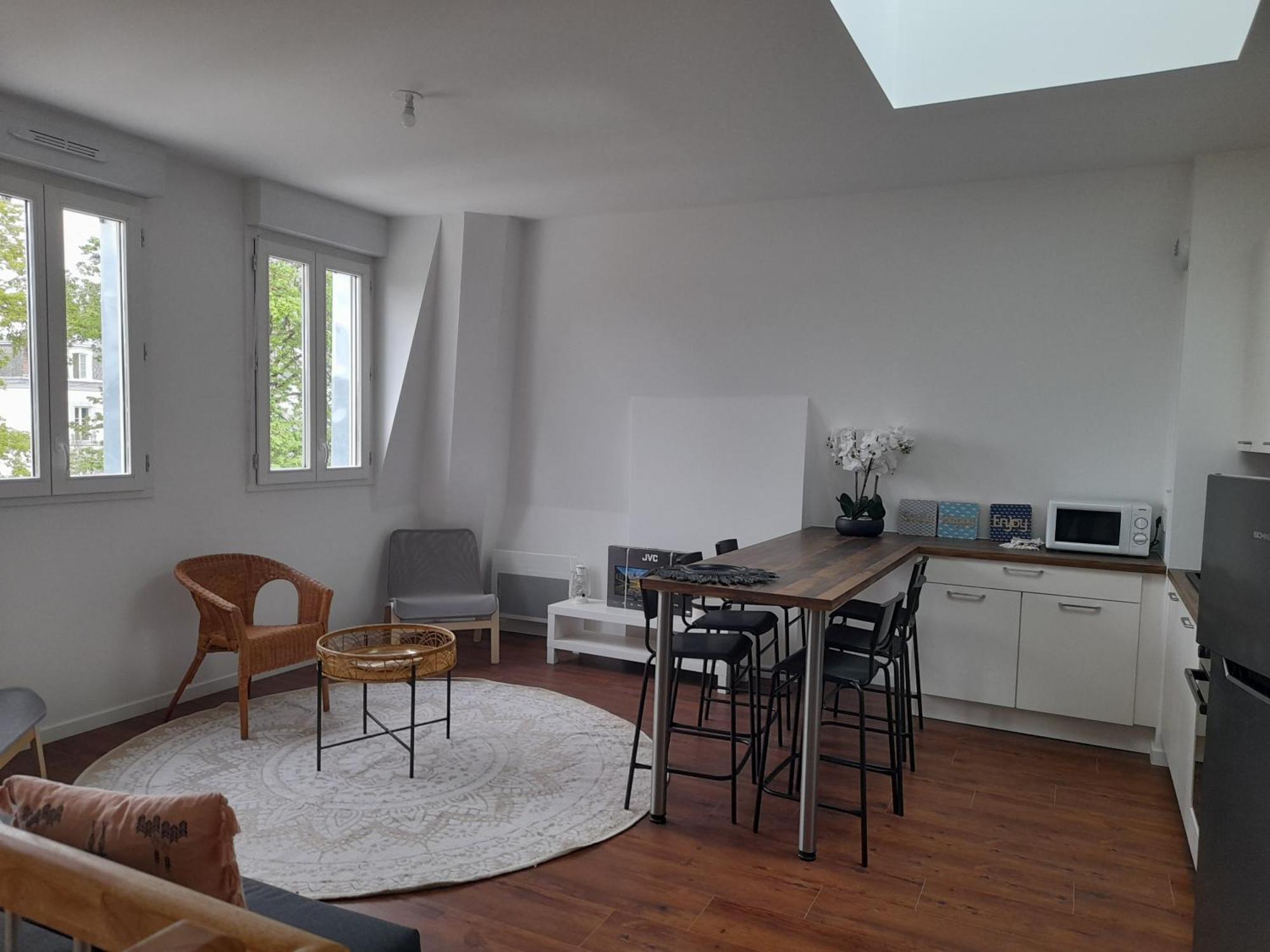 Appart Dans Petit Chateau En Centre Ville Lagny Extérieur photo