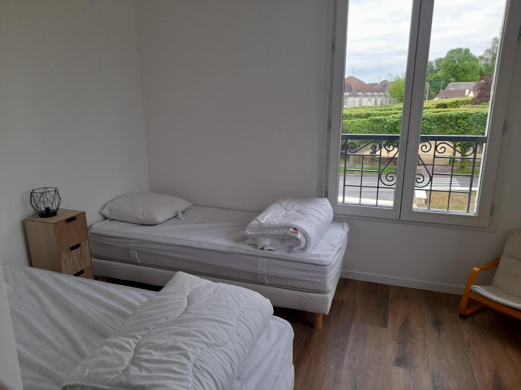 Appart Dans Petit Chateau En Centre Ville Lagny Extérieur photo