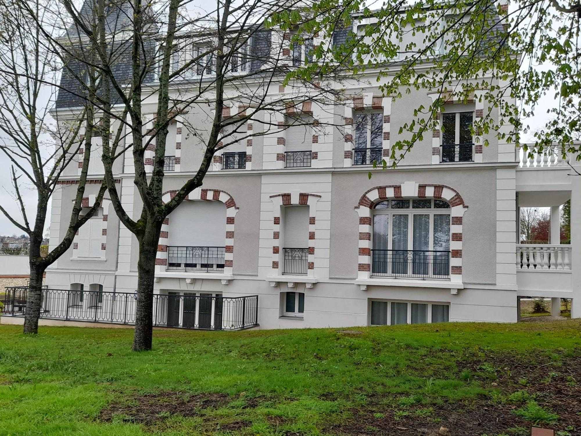 Appart Dans Petit Chateau En Centre Ville Lagny Extérieur photo