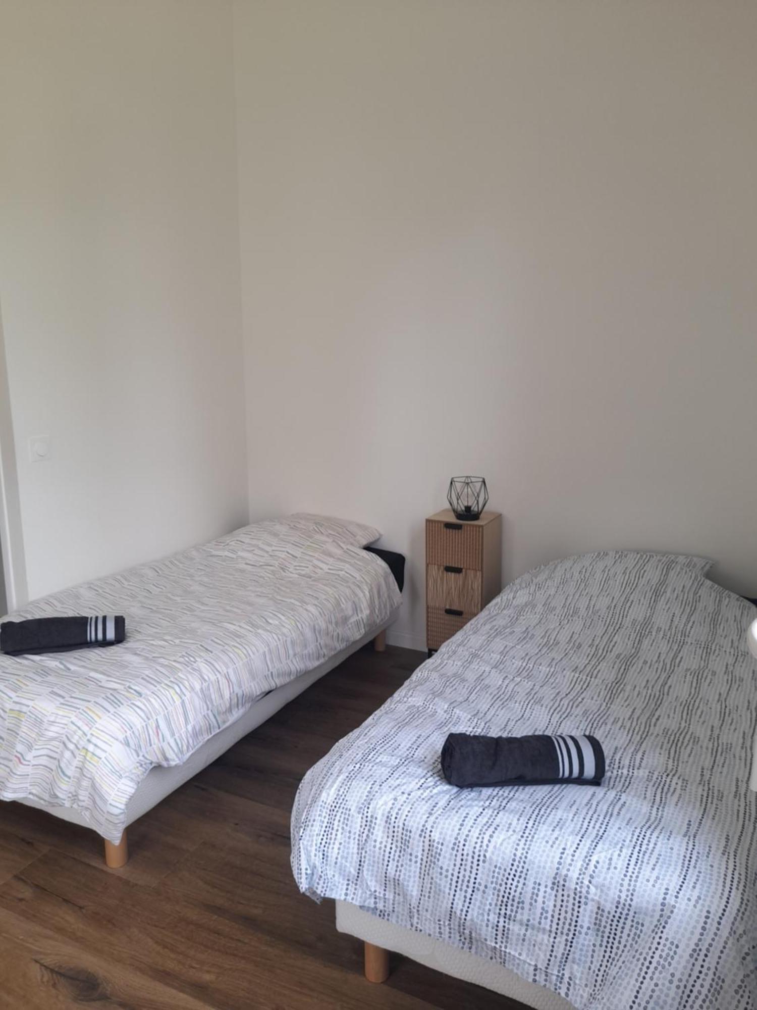 Appart Dans Petit Chateau En Centre Ville Lagny Extérieur photo