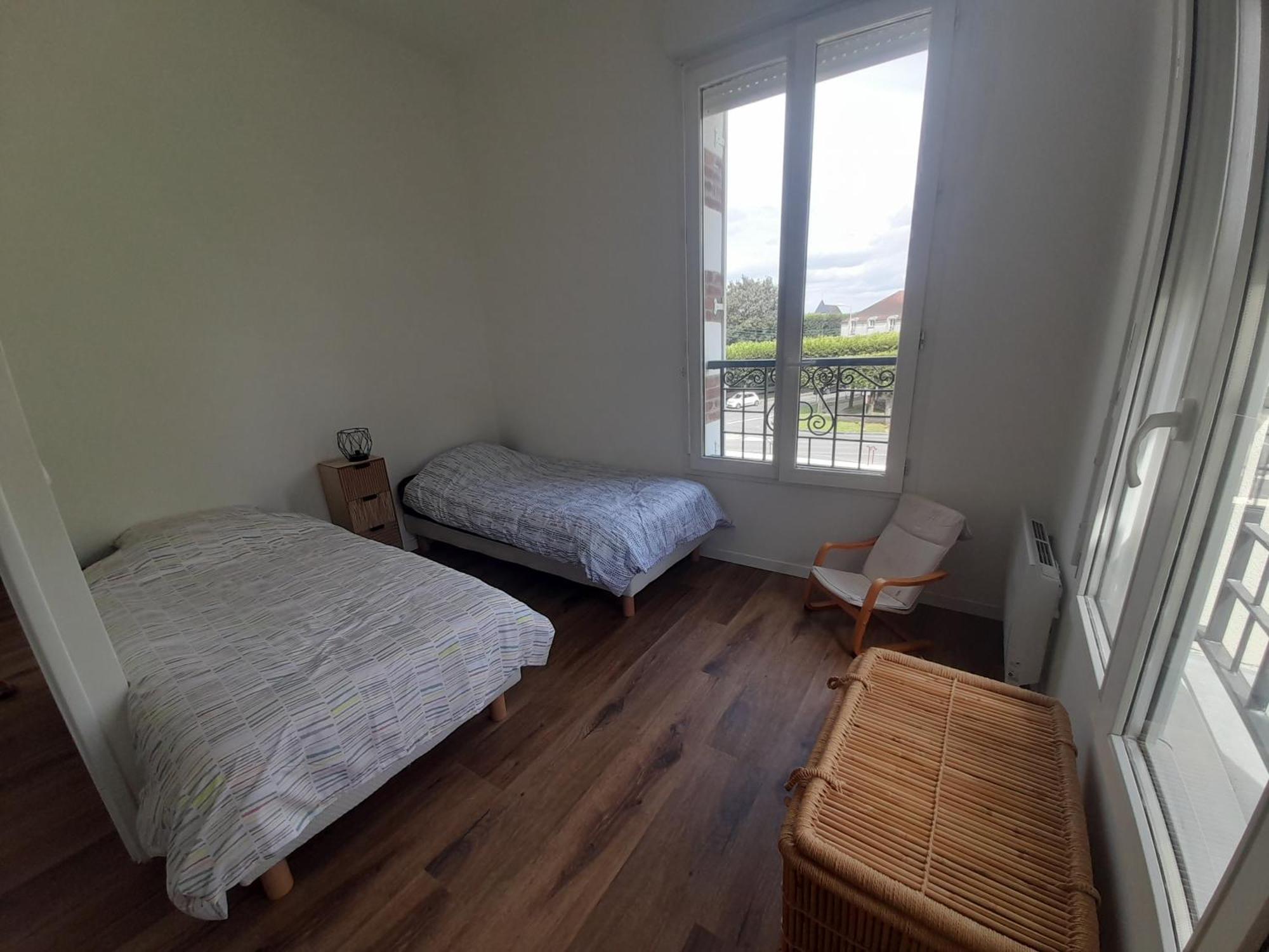 Appart Dans Petit Chateau En Centre Ville Lagny Extérieur photo